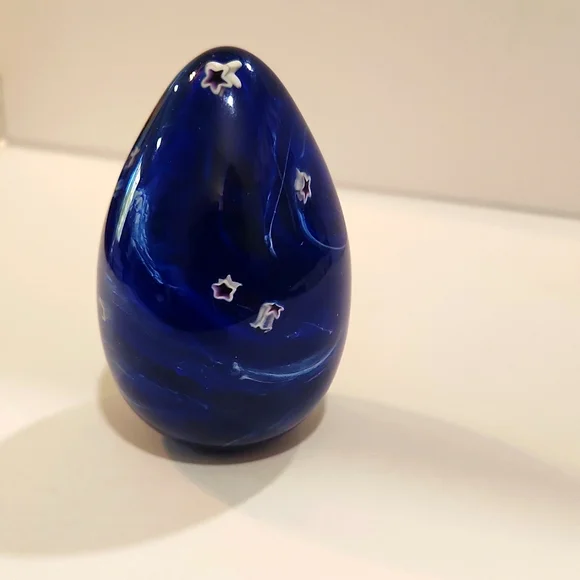 GES Glass Eye Studios 1996 Blue Blown Glass Egg Shaped Paperweight
